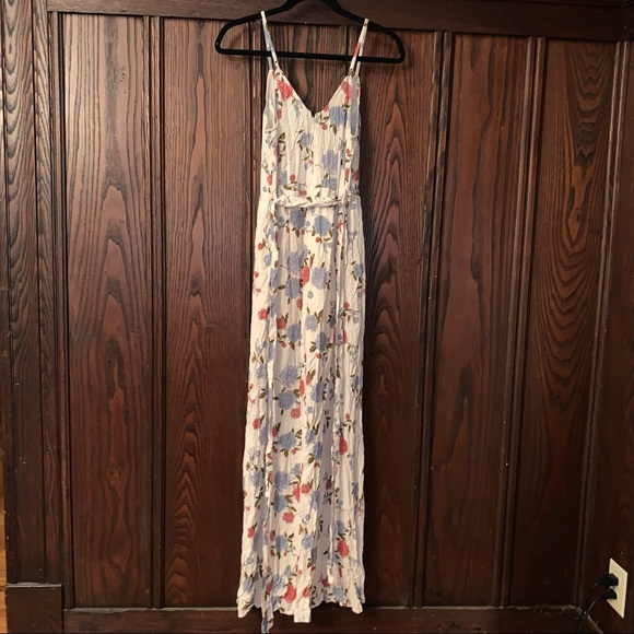 NWT American eagle floral jumpsuit with slits on each leg - Picture 2 of 16